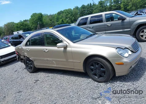 2003 Mercedes-Benz C 240 из США, поврежденный, VIN WDBRF61J43E014165